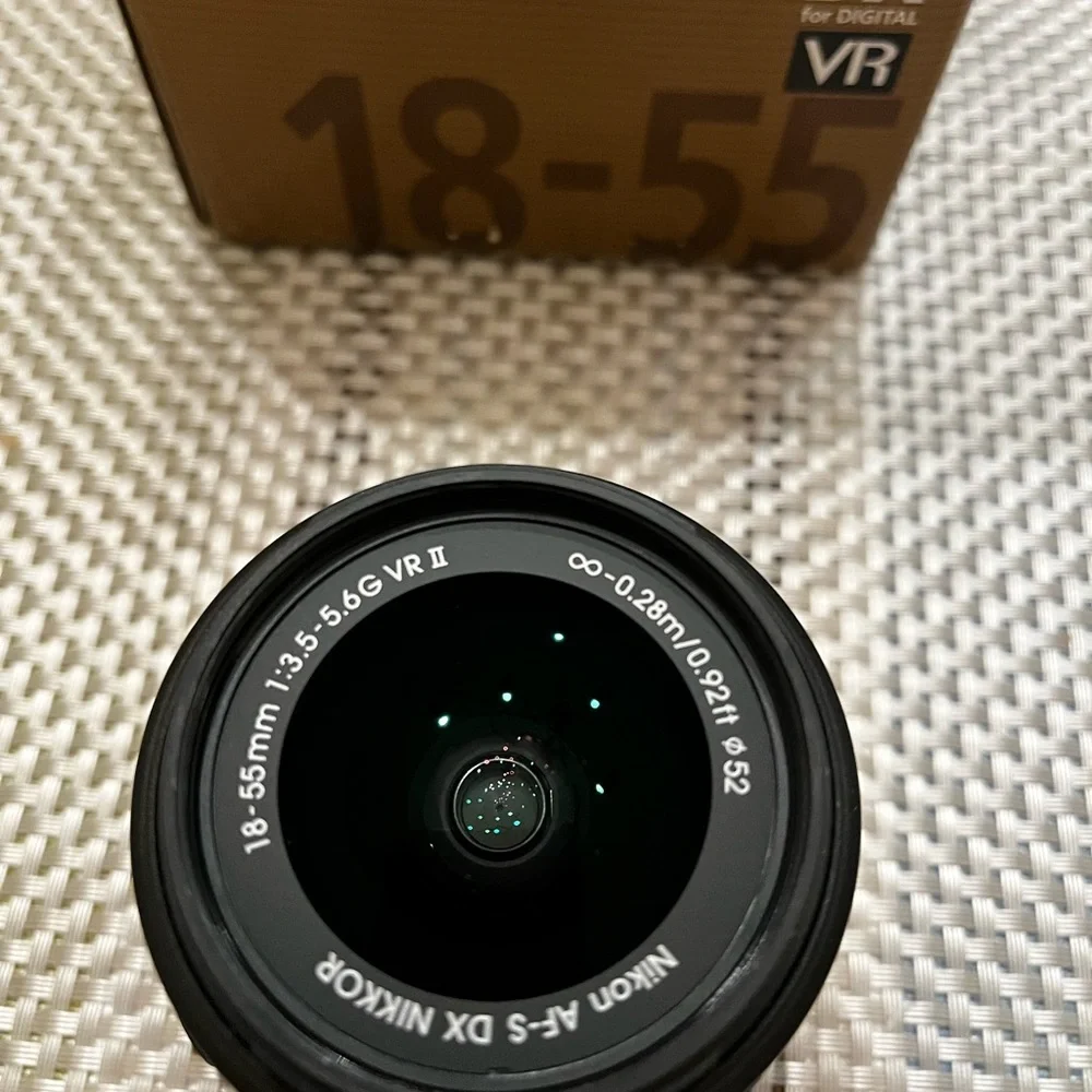 Nikon Nikkor AF-S DX 18-55mm F/3.5-5.6G VR II lens
